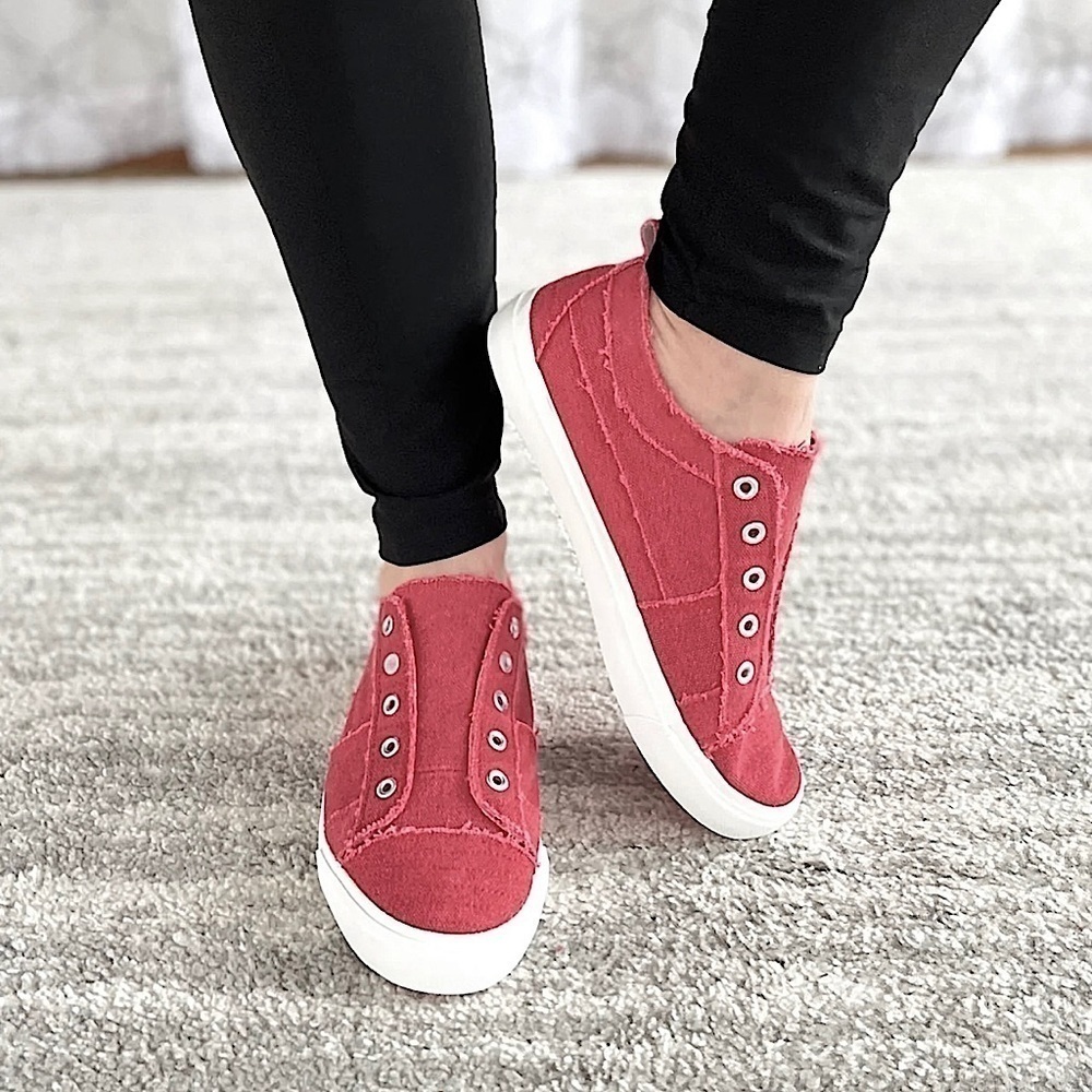 CORKYS RED BABALU distressed comfort canvas SHOES women’s size 8 boho
